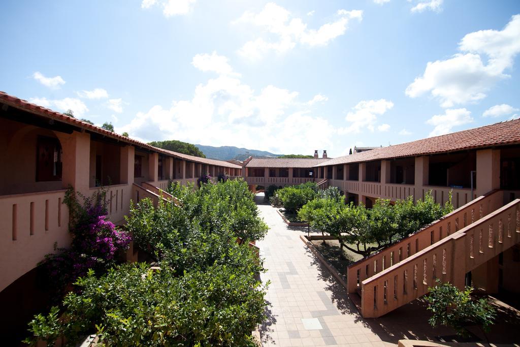 Club Esse Cala Bitta Hotel Baja Sardinia Exterior foto