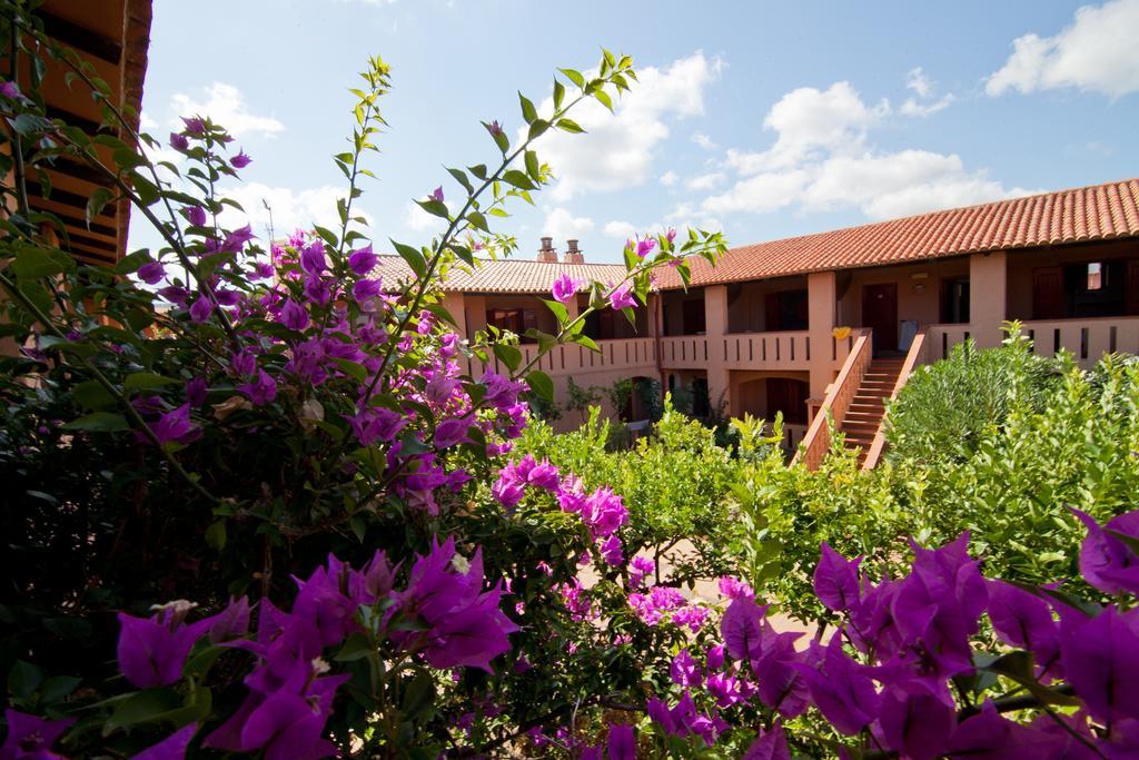 Club Esse Cala Bitta Hotel Baja Sardinia Exterior foto